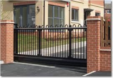 Sliding Gates - Environmental Street Furniture