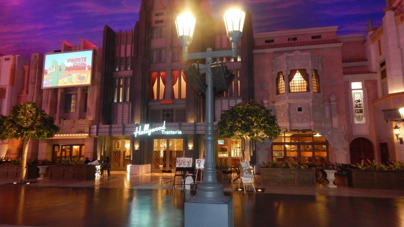 warner bros lighting