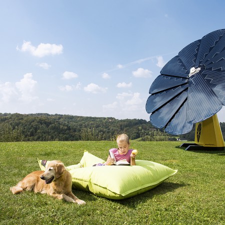 Smartflower POP - Solar Charging Station - Environmental street furniture